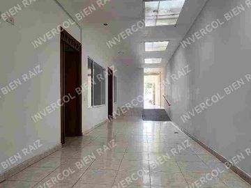 SE VENDE ESPECTACULAR CASA COMERCIAL EN EL BARRIO SALESIANOS