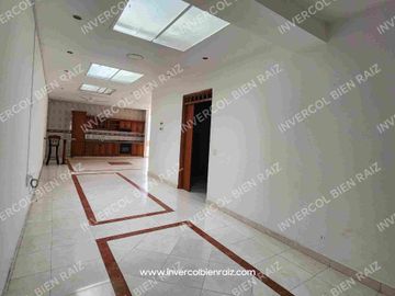 SE VENDE ESPECTACULAR CASA COMERCIAL EN EL BARRIO SALESIANOS