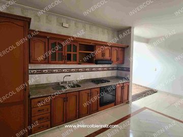 SE VENDE ESPECTACULAR CASA COMERCIAL EN EL BARRIO SALESIANOS