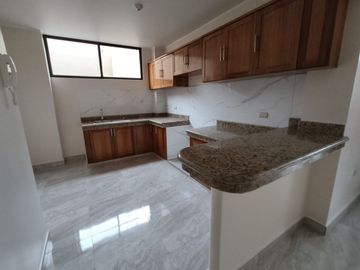 Venta departamento 3 dormitorios Garzota 2 cerca al sector de hoteles y aeropuerto