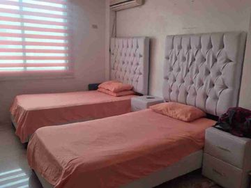 Venta casa 3 dormitorios urbanización Cataluña via Samborondón Salitre