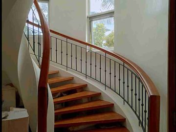 Ayala Westgrove Heights | Designer 4BR Home by Coscolluela Architects