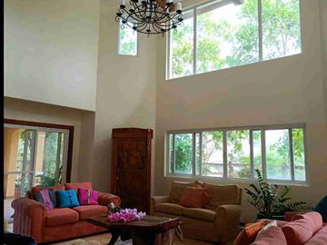 Ayala Westgrove Heights | Designer 4BR Home by Coscolluela Architects