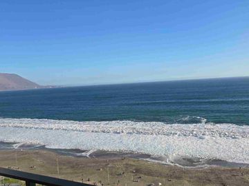 VENTA DEPARTAMENTO FRENTE A PLAYA BRAVA EN IQUIQUE.