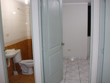 VENTA DE DEPARTAMENTO CON COCHERA EN LOS OLIVOS