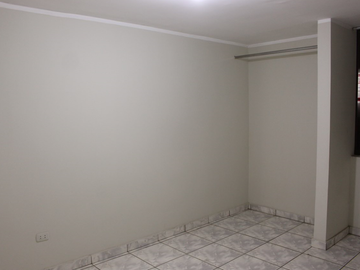 VENTA DE DEPARTAMENTO CON COCHERA EN LOS OLIVOS