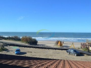 Excelente Triplex de 4 ambientes frente al mar