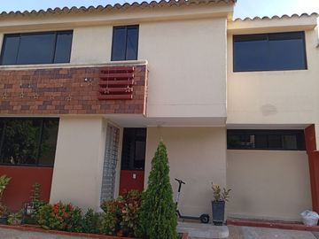 CASA EN VENTA EN CONJUNTO RESIDENCIAL - TU NUEVO HOGAR EN EL CORAZÓN DE LA EXCLUSIVIDAD