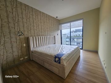 DEPARTAMENTO EXPECTACULAR, QUITO/ECUADOR ,EDF. QORNER (Centro de la ciudad , seguridad 24/7,cerca parques,colegios, centros comerciales......)