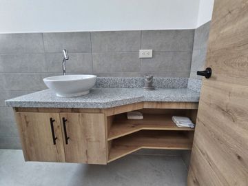 🏡 CASA A ESTRENAR EN PUEMBO – CONJUNTO TRIANA