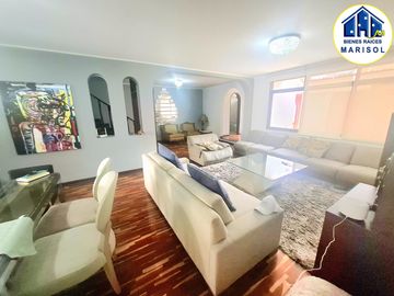 VENDO CASA / 06 DORMITORIOS / LA MOLINA/ TERRAZA Y JARDÍN