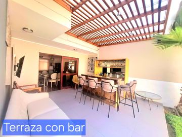 VENDO CASA / 06 DORMITORIOS / LA MOLINA/ TERRAZA Y JARDÍN