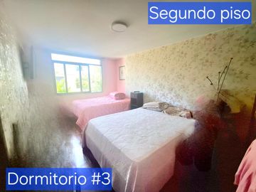 VENDO CASA / 06 DORMITORIOS / LA MOLINA/ TERRAZA Y JARDÍN