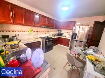 VENDO CASA / 06 DORMITORIOS / LA MOLINA/ TERRAZA Y JARDÍN