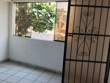 VENTA DE CASA EN EXCLUSIVA URBANIZACIÓN MARCAVILCA EN CHORRILLOS