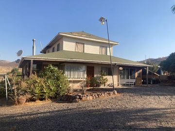 Parcela 5000 m2 con Casa de 221 m2 + Cabaña de 126 m2, entrada Fundo La Estrella, Llay Llay
