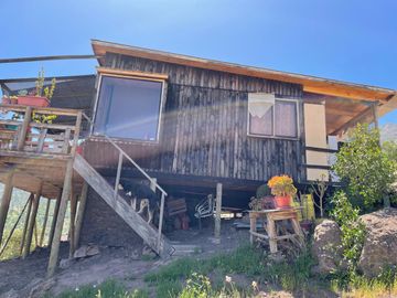 Cabaña Refugio para vivir tranquilo, ideal para ermitaños, parcela en cerro, precio oferta