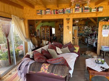 Parcela de 1,4 Ha con linda y cómoda casa a 50 minutos de Santiago, Viña del Mar y Los Andes