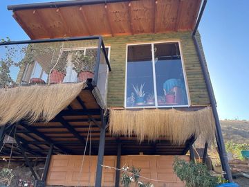 Parcela de 1,4 Ha con linda y cómoda casa a 50 minutos de Santiago, Viña del Mar y Los Andes
