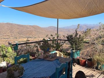 Parcela de 1,4 Ha con linda y cómoda casa a 50 minutos de Santiago, Viña del Mar y Los Andes