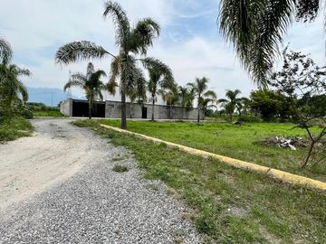 VENTA DE TERRENO BARDADO DE 420 M2 EN SAN CARLOS, YAUTEPEC.