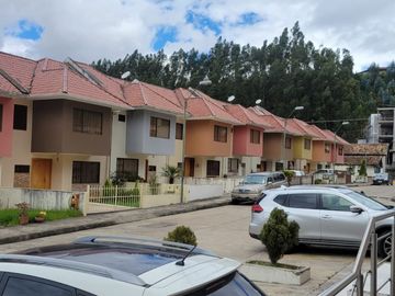 Precioso Departamento en Venta en el Condominio Portón II de Mutualista Azuay. 📍 Sector Ochoa León.