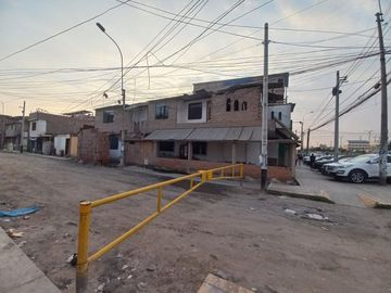 Se Vende Casa Como Terreno En Avenida Pastor Sevilla