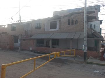 Se Vende Casa Como Terreno En Avenida Pastor Sevilla