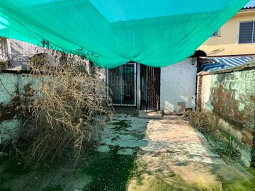 Casa En Venta En Clotario Blest, Cerca De Av Departamental