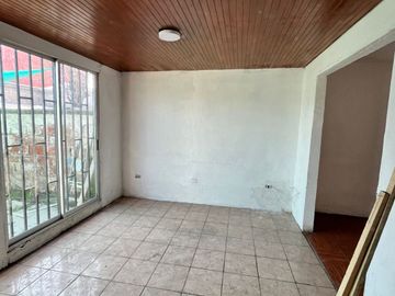 Casa En Venta En Clotario Blest, Cerca De Av Departamental