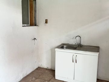 Casa En Venta En Clotario Blest, Cerca De Av Departamental