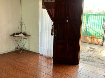 Casa En Venta En Clotario Blest, Cerca De Av Departamental