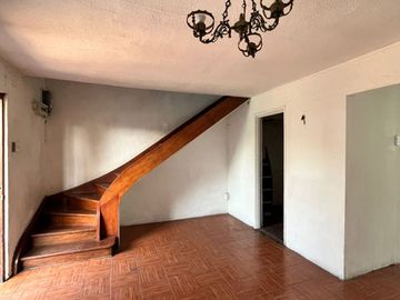 Casa En Venta En Clotario Blest, Cerca De Av Departamental