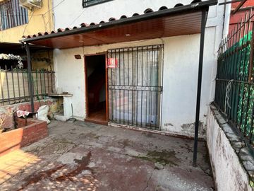 Casa En Venta En Clotario Blest, Cerca De Av Departamental