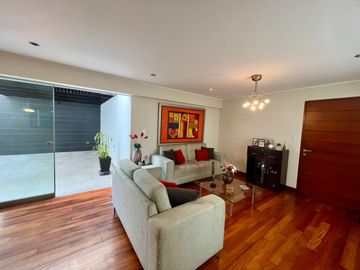 ✨Venta De Exclusivo Duplex En El Corazón De Miraflores – 189 M²✨
