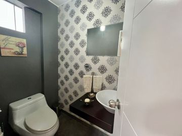 ✨Venta De Exclusivo Duplex En El Corazón De Miraflores – 189 M²✨