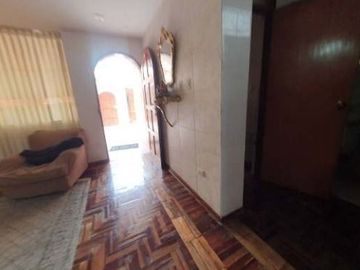 VENTA CASA EN SURCO CERCA DE PARQUE