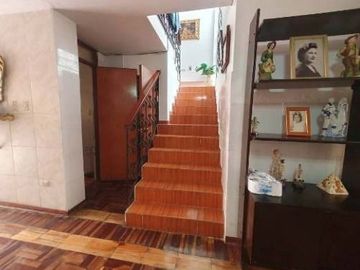 VENTA CASA EN SURCO CERCA DE PARQUE