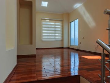 Amplia casa independiente de arriendo en Sangolquí en Urbanización cerrada $600 incluida alícuota.