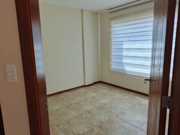 Amplia casa independiente de arriendo en Sangolquí en Urbanización cerrada $600 incluida alícuota.