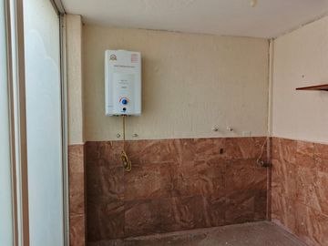 Amplia casa independiente de arriendo en Sangolquí en Urbanización cerrada $600 incluida alícuota.