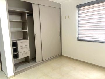 Departamento en Venta en Villa de Pozos en privada con 3 recamaras.