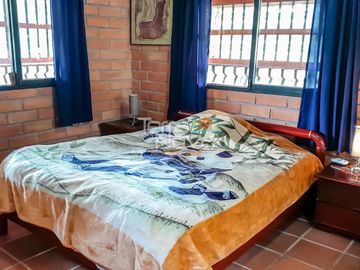 Finca en península en construcción tradicional en venta Guatapé