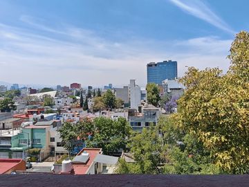 Petén y Ángel Urraza con gran roof garden techado.