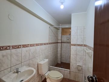 VENTA DE CASA 4 PISOS Montenegro San Juan de Lurigancho