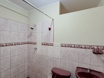 VENTA DE CASA 4 PISOS Montenegro San Juan de Lurigancho