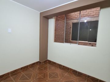 VENTA DE CASA 4 PISOS Montenegro San Juan de Lurigancho