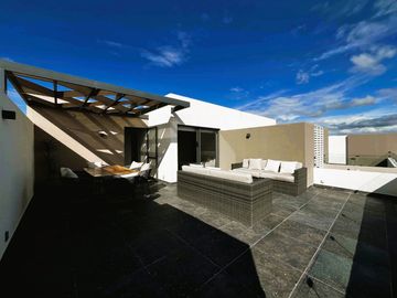 Venta de departamento de 2 niveles en Ziré, Querétaro