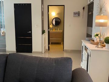¡Casa en venta! en Lomas Modelo, Monterrey N.L. Casa de 3 niveles 🏡