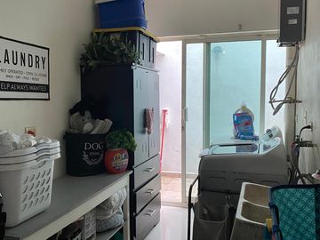 ¡Casa en venta! en Lomas Modelo, Monterrey N.L. Casa de 3 niveles 🏡